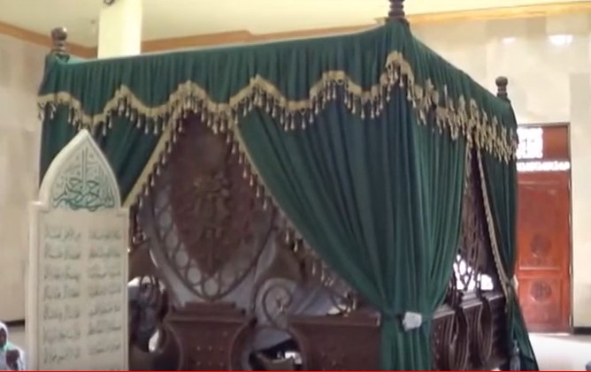 Makam Habib Sholeh Al-Aidarus