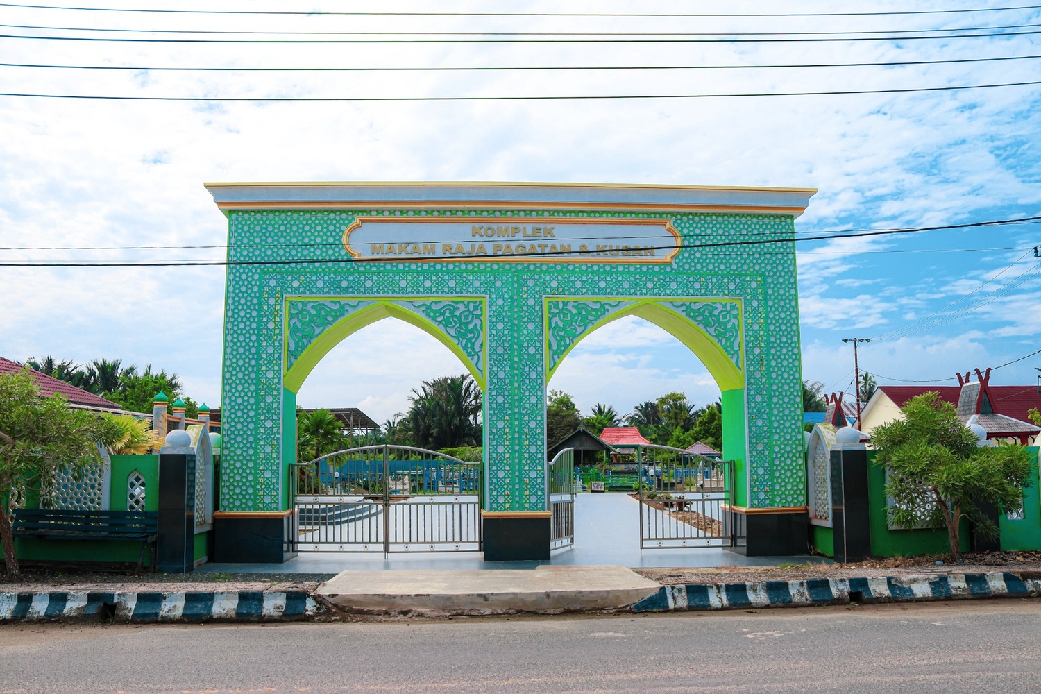 Komplek Makam Raja-Raja Pagatan dan Kusan